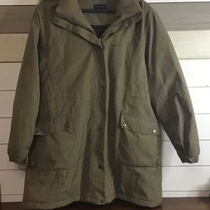 Land Ends Womens  Faux Fur Hooded Parka